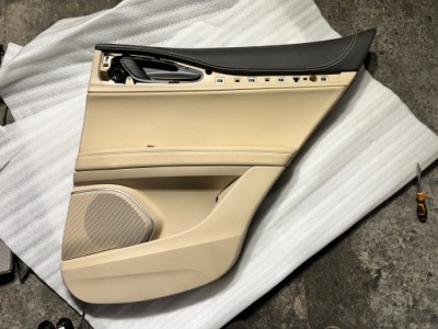 57 alfa romeo stelvio обшивка двері задній правий фото №1