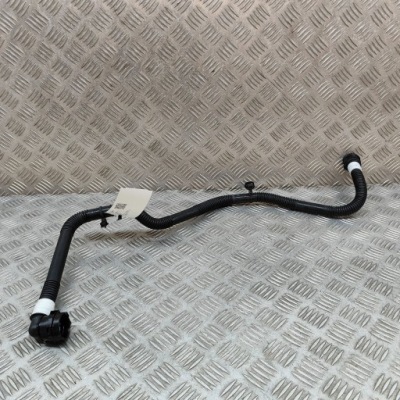 Tesla model 3 2023 шланг / патрубок радіатора фото №1