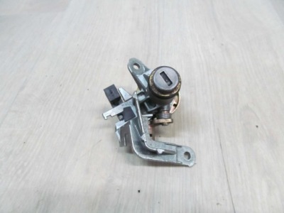 Audi a8 d3 замок вкладка крышки багажника 4e0827573 фото №1