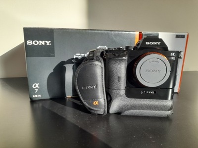 Sony A7 ILCE-7 body + VG-C1EM grip