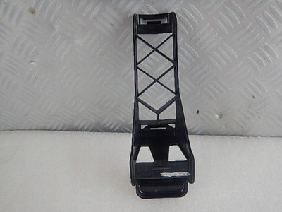 Mercedes s w222 направляющая кронштейн бампера перед фото №1