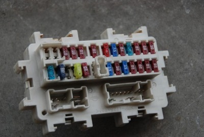 Коробка предохранителей pathfinder r51 04- 2.5 dci фото №1