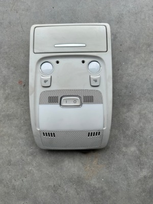 Audi a4 b8 8t лампа стельовий кабіни фото №1