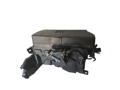 Коробка предохранителей avensis t27 82111-05x60 фото №1