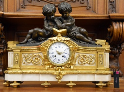 Figuralny zegar kominkowy w stylu Ludwika XVI.