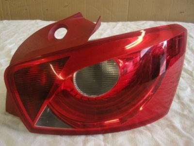 Seat ibiza 2008 5d лампа права задня фото №1