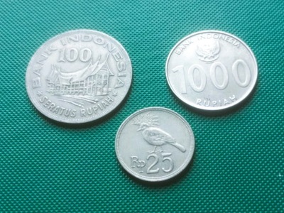 INDONEZJA - Zestaw 3 monet 25 100 1000 Rupii Rupiah z 1978 2010 2010 k1