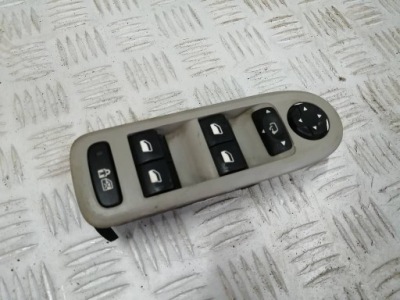 Citroen c5 iii кнопка переключатель окон левый перед передний 96599975zw фото №1