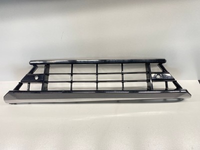 Решітка радіатора решітка бампера середня volvo xc60 ii lift r-design 2021- фото №1