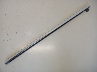 Молдинг ущільнювач лівий перед citroen ds4 9687378977 фото №1