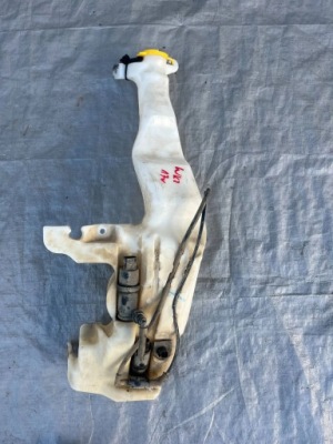 Jeep grand cherokee wk2 бак омивача lift фото №1