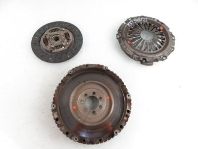 Колесо маховик almera n16 1.5 dci 194757 фото №1