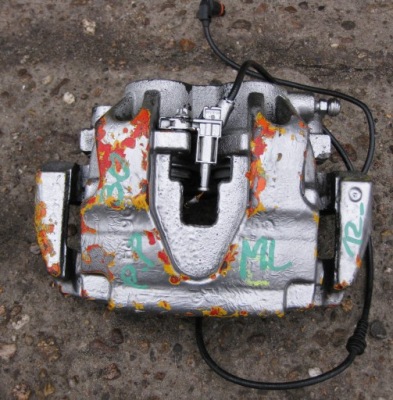 Mercedes ml w166 3.0 cdi 12r супорт гальмівний правий перед фото №1