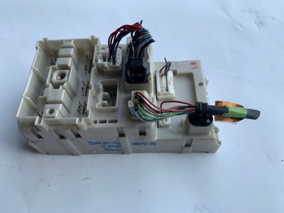 Toyota rav-4 ii lift 2.0d коробка запобіжників фото №1