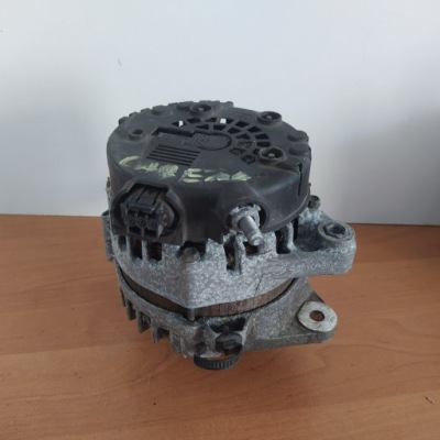 Hyundai i40 ix35 1.7 crdi генератор 37300-2a800 фото №1