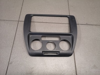 Рамка защита консоли vw jetta 5c6858071 фото №1