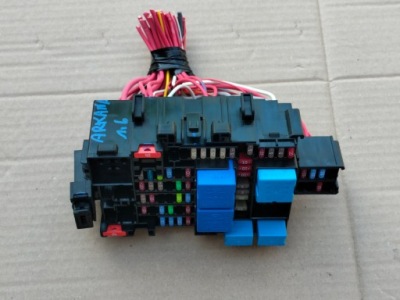 Renault arkana 1,6 e-tech коробка запобіжників фото №1