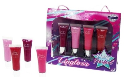 zestaw 4 błyszczków do ust