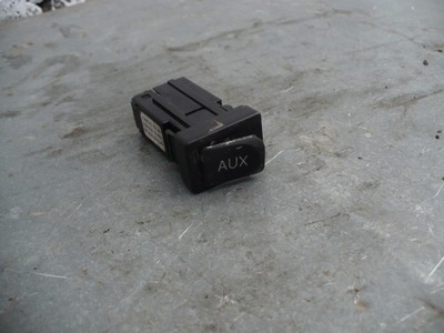 Роз'єм aux toyota prius iii 86190-0d010 фото №1