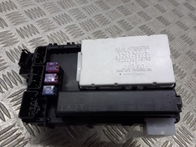Коробка предохранителей toyota matrix 1.8vvti 82641-02151 фото №1