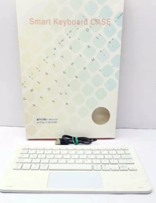 WYMIENNA KLAWIATURA DO TABLETA TAB A9+