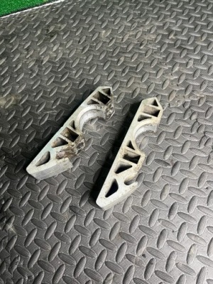 Задние правое кронштейн стабилизатора porsche cayenne 9pa 7l0411063b 36.0l фото №1