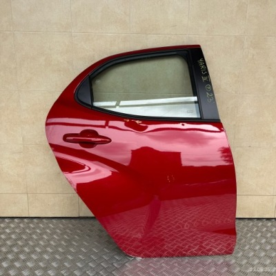 Дверь коплектная  задняя правое  toyota yaris iv 2023 год фото №1
