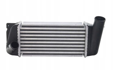 Интеркулер toyota auris 1.4d-4d 2012 - 179400n080 фото №1