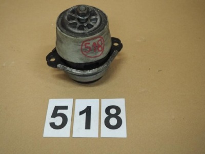 Кронштейн подушка двигателя правая vw touareg 7l6199131c фото №1