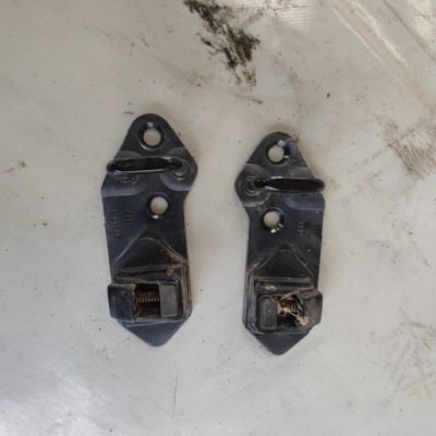 Jeep grand cherokee wj засувка багажника фото №1