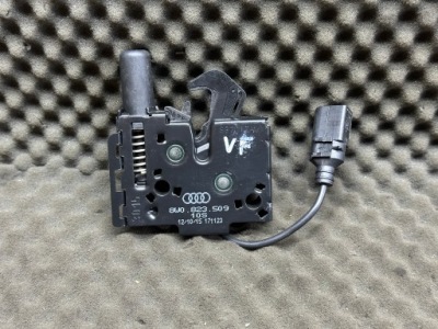 8w0823509 замок засов капот audi фото №1