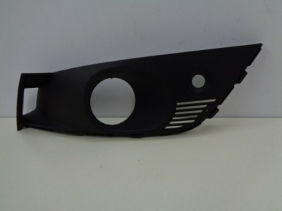 Renault megane iv решётка бампер правый перед фото №1