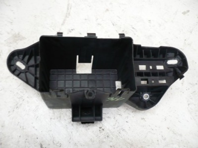 Основание аккумулятор a-klasa w176 a2465450440 фото №1