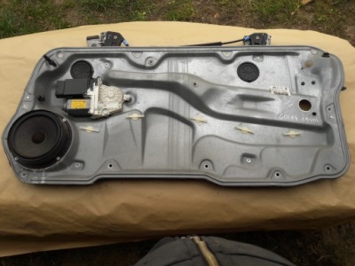 Механізм підйомник скло правий vw golf iv 3 двері фото №1