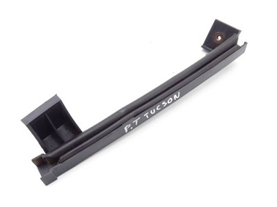 Hyundai tucson i 04-09 напрямна скло правий задня фото №1