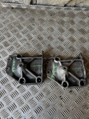 Кронштейн кронштейн кондиционера mitsubishi pajero 3 3.5 mr398429 фото №1