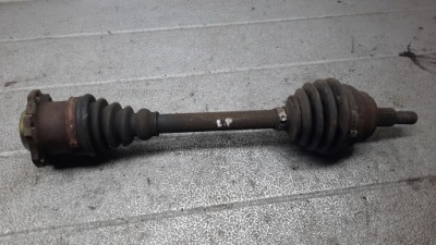 Приводной вал левая skoda octavia 1 99r 1.8b hb фото №1