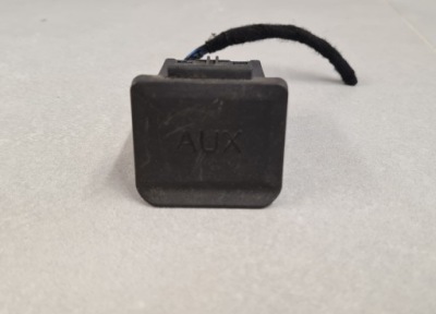 Роз'єм aux штекер opel meriva ii b 13339485 фото №1