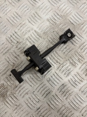 Ограничитель дверь задняя mini cooper r55 r56 r57 1.6d 7167465 фото №1