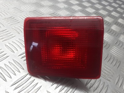 Лампа права задня w кришка багажника peugeot 407 sw 9646507480 фото №1