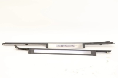 Mercedes r w251 молдинг поріг ліва a2516800135 фото №1