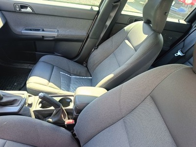 Volvo v50 сидіння перед правий фото №1