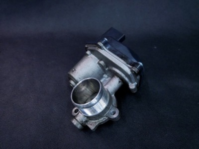 Audi a3 8v 2.0 tdi дросельна заслінка 04l131501c фото №1