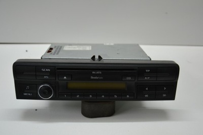 Радио cd 1z0035152d blues skoda octavia ii идеальное состояние фото №1