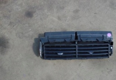 Citroen c4 2.0 vtr 04-10 решётка впуск воздуха фото №1