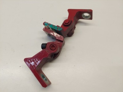 Петля двері правий перед volkswagen scirocco iii 7n0831402 фото №1