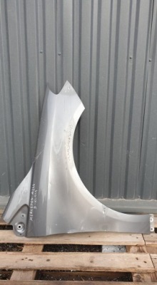 Mercedes w246 b-klasa крыло правый перед передний фото №1