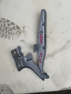 Volvo xc60 ii петля капот левый 31424537 правый 31424538 фото №1