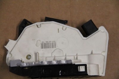 Замок двері лівий задня vw passat cc 5n0839015d фото №1