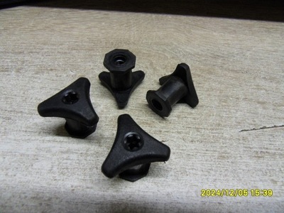 Гайка кронштейн лампи задній renault thalia фото №1